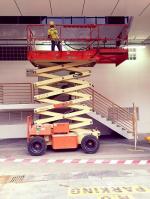 Xe Nâng Người Cắt Kéo JLG - 10m Làm Việc