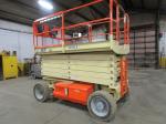 Xe Nâng Người Cắt kéo JLG 12m Làm Việc