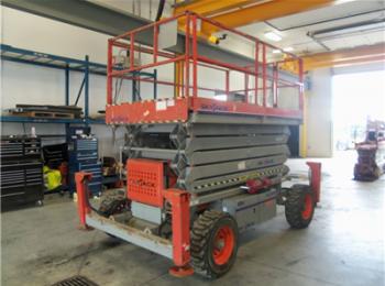 Xe Nâng Người Cắt kéo JLG 12m Làm Việc