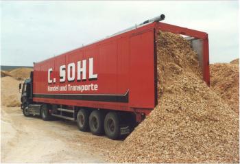 Sàn Trượt Tự Đổ Gắn Container Vận Chuyển Wood Chips Dăm Gỗ