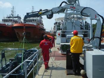 Hyva Marine 5 Ton - Gắn Thuyền Cứu Hộ
