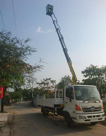 Cẩu Gập Hyva HA70 Gắn Giỏ Nâng Người 